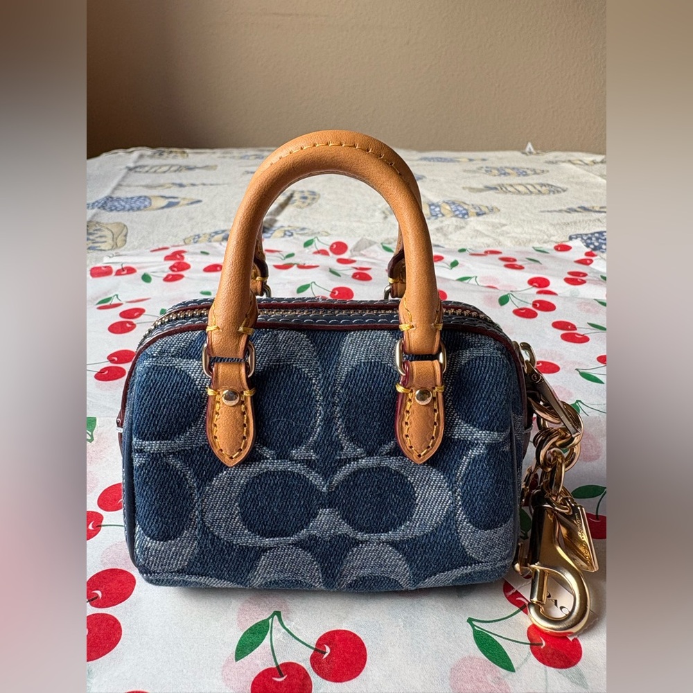 🍒 COACH MINI ROWAN  BAG CHARM IN SIGNATURE DENIM 🍒  NWT 🍒 - Picture 6 of 16